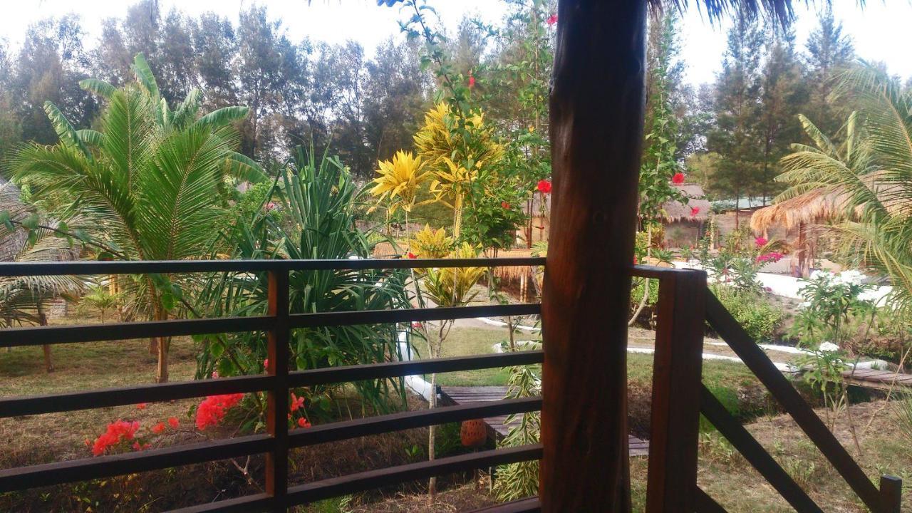 Adeng-Adeng Bungalows Gili Meno Quarto foto